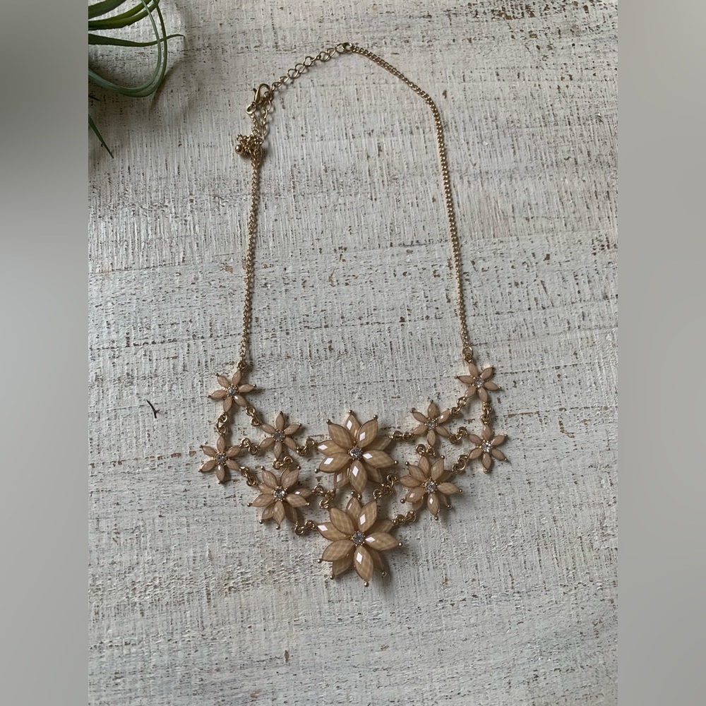 Flower necklace